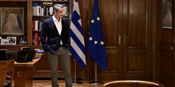 Ο Κυριάκος Μητσοτάκης στο γραφείο του στο Μαξίμου (φωτ.: EUROKINISSI / Μιχάλης Καραγιάννης)