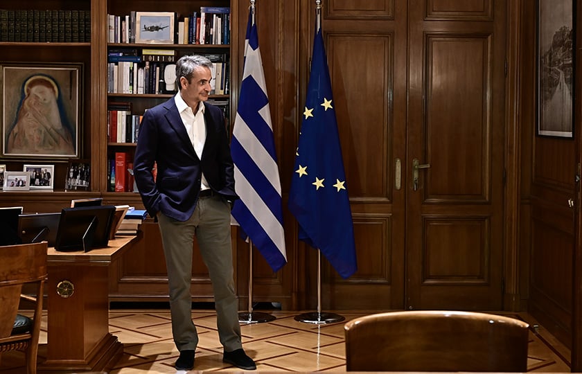 Ο Κυριάκος Μητσοτάκης στο γραφείο του στο Μαξίμου (φωτ.: EUROKINISSI / Μιχάλης Καραγιάννης)