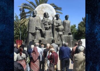 Το Μνημείο Μικρασιατών στη Νέα Φιλαδέλφεια (φωτ.: facebook/Σύνδεσμος Μικρασιατών Ν. Φιλαδέλφειας - Ν. Χαλκηδόνας)
