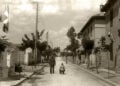 Νέα Φιλαδέλφεια γύρω στο 1940 μάλλον οδός Ανακούς (φωτ.: facebook / Φιλαδελφεια-Χαλκηδονα, αρχείο Σχίζα)