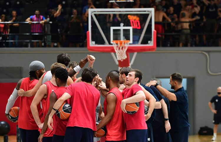 Αγιασμός της ομάδας μπάσκετ του Πανιωνίου και ανοιχτή προπόνηση (φωτ.: EUROKINISSI / Klodian Lato)