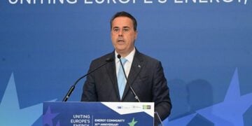 Ο Σταύρος Παπασταύρου στις 
εργασίες του άτυπου υπουργικού συμβουλίου της Ενεργειακής Κοινότητας, Πέμπτη 17 Ιουλίου 2025 (φωτ.: EUROKINISSI / Τατιάνα Μπόλαρη)