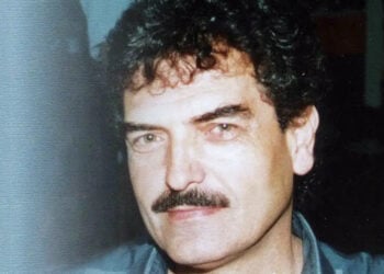 Ο Τριαντάφυλλος Πουρσανίδης σε εξώφυλλο άλμπουμ του