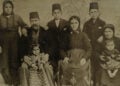 Φωτογραφία ελληνικής οικογένειας από το Προκόπι Καππαδοκίας. Την έφεραν στην Ελλάδα πρόσφυγες που κατοίκησαν στη Νέα Ιωνία (πηγή: Αδελφότητα Προκοπιέων «Όσιος Ιωάννης ο Ρώσσος»)