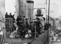 Πρόσφυγες πάνω στο USS EDSALL κατά την εκκένωση της Σμύρνης μετά την κατάληψή της από τον τουρκικό στρατό (πηγή: Naval History and Heritage Command / Collection of Admiral Thomas C. Kinkaid)