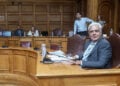 Σε πρώτο πλάνο ο Νίκος Σαλάτας, στην Εξεταστική Επιτροπή για τον ΟΠΕΚΕΠΕ (φωτ.: EUROKINISSI / Γιώργος Κονταρίνης)