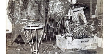 Η καταστροφή των ιερών σκευών του Ιερού Ναού του Αγίου Νικολάου του Γαλατά (πηγή: Ένωσις Ομογενών εκ Κωνσταντινουπόλεως / the-hellenic-mosaic.gr)