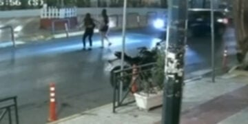 (Στιγμιότυπο από το βίντεο που κατέγραψε κάμερα ασφαλείας)
