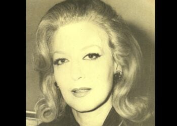 Από την παράσταση «Πλατωνικοί διάλογοι», 1977-78, στο
Θέατρο Αθηνών (φωτ.: Αρχείο: Nikos G. Siskas/ Facebook/ Βούλα Ζουμπουλάκη - Voula Zoumpoulaki)