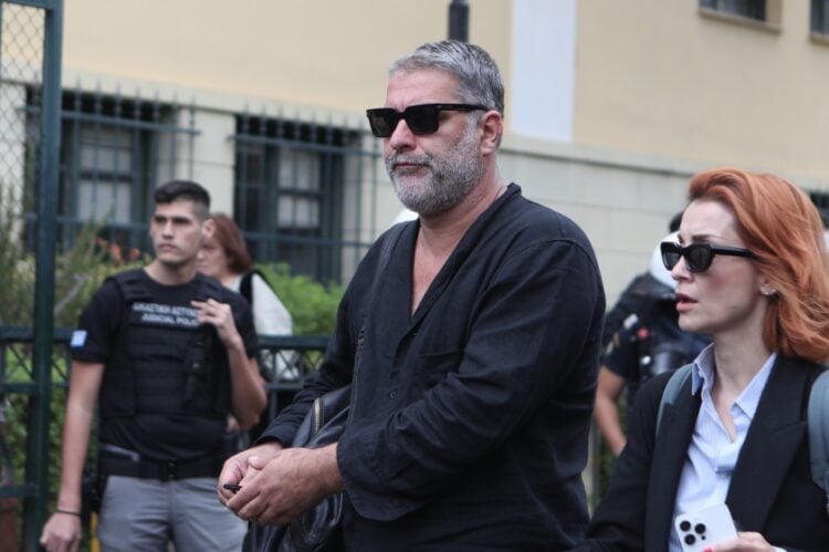 Δίκη στο Αυτόφωρο Μονομελές Πλημμελειοδικείο της Αθήνας, της υπόθεσης του ηθοποιού Βασίλη Μπισμπίκη, για τις υλικές ζημιές που προκάλεσε με το όχημά του Τετάρτη 8 Οκτωβρίου 2025. (Φωτ.: Eurokinissi/Σωτήρης Δημητρόπουλος)