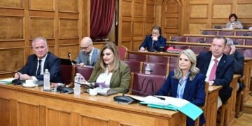 Εικόνα από τη συνεδρίαση της Εξεταστικής Επιτροπής «Για τη διερεύνηση όλων των ζητημάτων που έχουν ανακύψει σχετικά με τη λειτουργία του Οργανισμού Πληρωμών και Ελέγχου Κοινοτικών Ενισχύσεων Προσανατολισμού και Εγγυήσεων (ΟΠΕΚΕΠΕ), με γνώμονα την ανάδειξη τυχόν ευθυνών και την αποκατάσταση της αξιοπιστίας του συστήματος πληρωμής των αγροτικών ενισχύσεων, ώστε να αποτελεί έναν αξιόπιστο, αποτελεσματικό και δίκαιο μηχανισμό για όλους τους παράγωγους της χώρας» (φωτ.: Μιχάλης Καραγιάννης/EUROKINISSI)