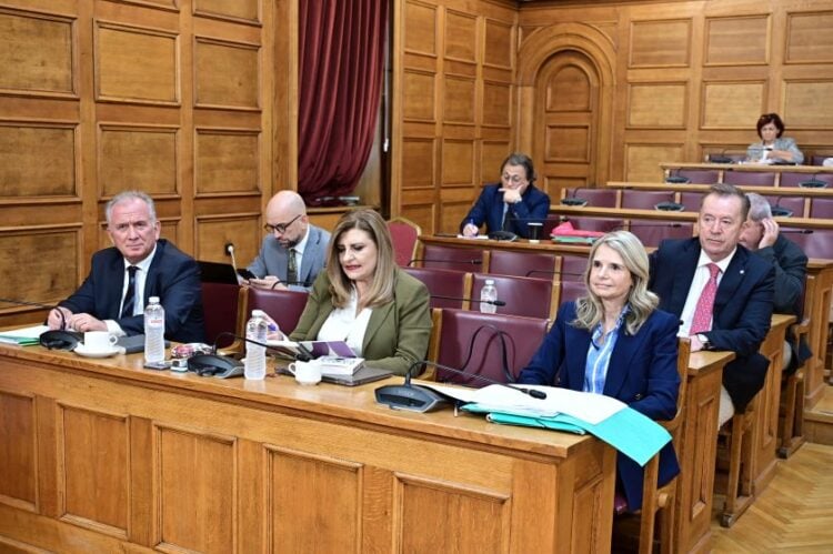 Εικόνα από τη συνεδρίαση της Εξεταστικής Επιτροπής «Για τη διερεύνηση όλων των ζητημάτων που έχουν ανακύψει σχετικά με τη λειτουργία του Οργανισμού Πληρωμών και Ελέγχου Κοινοτικών Ενισχύσεων Προσανατολισμού και Εγγυήσεων (ΟΠΕΚΕΠΕ), με γνώμονα την ανάδειξη τυχόν ευθυνών και την αποκατάσταση της αξιοπιστίας του συστήματος πληρωμής των αγροτικών ενισχύσεων, ώστε να αποτελεί έναν αξιόπιστο, αποτελεσματικό και δίκαιο μηχανισμό για όλους τους παράγωγους της χώρας» (φωτ.: Μιχάλης Καραγιάννης/EUROKINISSI)