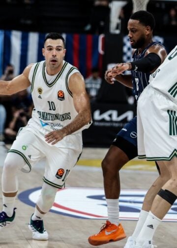 Κώστας Σλούκας, Τζόρνταν Λόιντ και Χουάν Ερνανγκόμεθ
στο παιχνίδι Αναντολού Εφές - Παναθηναϊκός (φωτ.: Eurokinissi Sports/ EUROKINISSI)