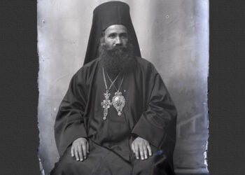 Πορτρέτο του μητροπολίτη Αιμιλιανού Λαζαρίδη από τους αδελφούς Μανάκια (πηγή: Βρετανική Βιβλιοθήκη / eap.bl.uk)