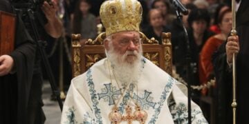 Ο αρχιεπίσκοπος Ιερώνυμος κατά τη χειροτονία του επισκόπου Σκιάθου Ιωάννη Καραμούζη (φωτ.: Ιερά Σύνοδος/Χρήστος Μπόνης)