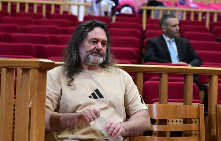 Σε πρώτο πλάνο ο Γιάννης Λαγός και πίσω του διακρίνεται ο Ηλίας Κασιδιάρης (φωτ.: EUROKINISSI/Τατιάνα Μπόλαρη)