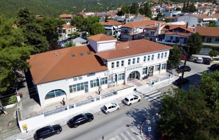 Το δημαρχείο Ωραιοκάστρου (φωτ.: Δήμος Ωραιοκάστρου)