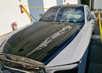 Το αυτοκίνητο του 49χρονου επιχειρηματία και ποδοσφαιρικού παράγοντα Σταύρου Δημοσθένους (πηγή: sigmalive.com)