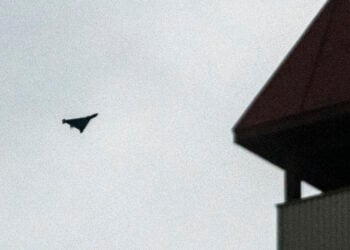 Drone στον ουρανό του Κιέβου κατά τη διάρκεια ρωσικής επίθεσης (φωτ.: EPA / Maxim Marusenko)