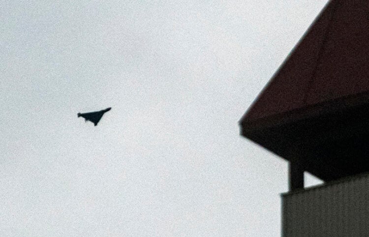 Drone στον ουρανό του Κιέβου κατά τη διάρκεια ρωσικής επίθεσης (φωτ.: EPA / Maxim Marusenko)