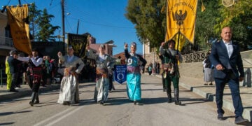 Παρέλαση στους Φιλίππους, στη μνήμη των θυμάτων της σφαγής της 4ης Οκτωβρίου 1941 (φωτ.: Δήμος Καβάλας / Κώστας Σαραϊδάρης)