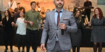 Ο Μπάμπης Ιωακειμίδης στο «Αντάμωμαν» της Ένωσης Ποντιακής Νεολαίας Αττικής, το 2023 (φωτ.: ΕΠΟΝΑ)