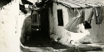 Πρωτότυπη φωτογραφία από τα γυρίσματα της ταινίας «Μαγική πόλη» στο Δουργούτι (φωτ.: Αρχείο Νίκου Κούνδουρου)