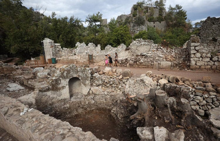 Άποψη των λουτρών που βρέθηκαν στον Όλυμπο Λυκίας, στην Αττάλεια (φωτ.: Πρακτορείο Anadolu)