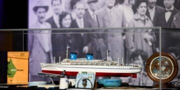 Κειμήλια από την εποχή του μεγάλου κύματος της ελληνικής μετανάστευσης στην Αυστραλία (φωτ.: neoskosmos.com)