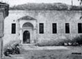 Αστική σχολή με επτά τάξεις στη Σαφράμπολη (πηγή: «Η Έξοδος», τόμ. ΙΒ' / Προσφορά Χρ. Περδικόπουλου)