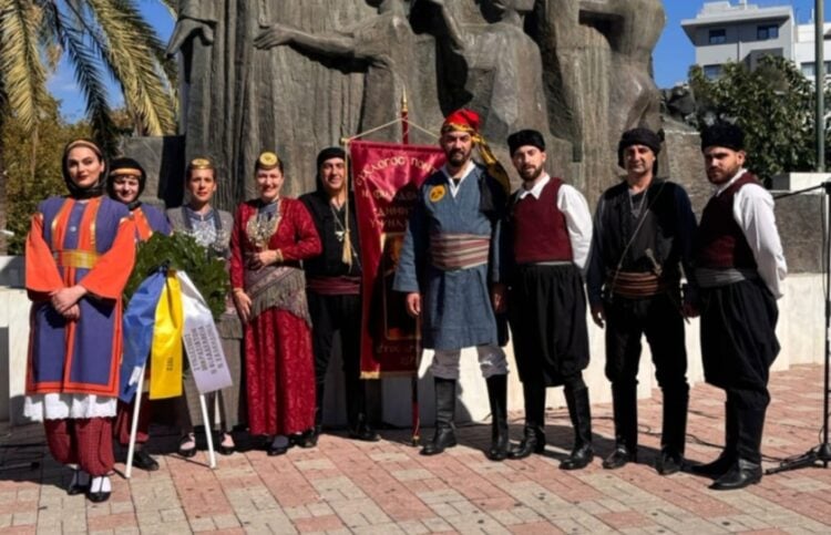 Μέλη του Συνδέσμου Μικρασιατών «Αλησμόνητες Πατρίδες» μαζί με μέλη του Συλλόγου Ποντίων Νέας Φιλαδέλφειας – Νέας Χαλκηδόνας «Δημήτριος Υψηλάντης» (φωτ.: facebook/Σύνδεσμος Μικρασιατών Ν. Φιλαδέλφειας - Ν. Χαλκηδόνας)