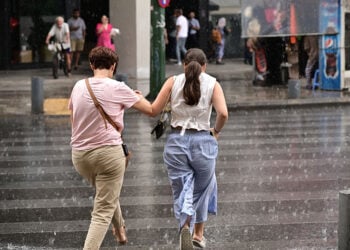 Βροχή στο κέντρο της Αθήνας (φωτ.: EUROKINISSI / Μιχάλης Καραγιάννης)