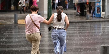 Βροχή στο κέντρο της Αθήνας (φωτ.: EUROKINISSI / Μιχάλης Καραγιάννης)