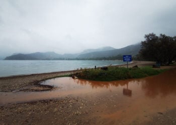 Φθινοπωρινά στιγμιότυπα από το Ναύπλιο (φωτ.: ΑΠΕ-ΜΠΕ / Ευάγγελος Μπουγιώτης)