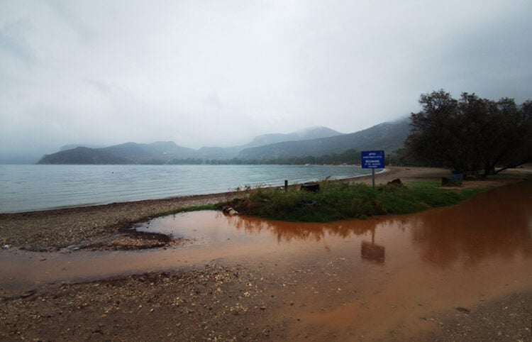 Φθινοπωρινά στιγμιότυπα από το Ναύπλιο (φωτ.: ΑΠΕ-ΜΠΕ / Ευάγγελος Μπουγιώτης)