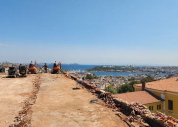 Η θέα από τη «νέα» ταράτσα του Ζωγραφείου (πηγή: facebook / Giannis Demirtzoglou)