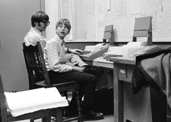 Πολ Άλεν και Μπιλ Γκέιτς  στο Lakeside School (πηγή: Ancestry.com / Wikimedia Commons)