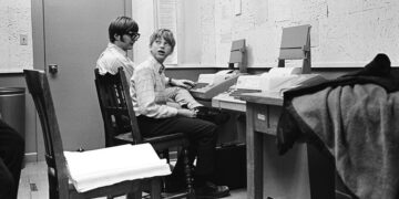 Πολ Άλεν και Μπιλ Γκέιτς στο Lakeside School (πηγή: Ancestry.com / Wikimedia Commons)