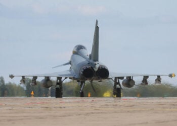 Γερμανικό Eurofighter  απογειώνεται από βάση στο Μινσκ, στο πλαίσιο άσκησης (φωτ.: EPA / Leszek Szymanski)