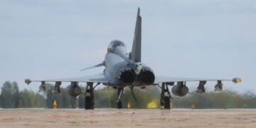 Γερμανικό Eurofighter  απογειώνεται από βάση στο Μινσκ, στο πλαίσιο άσκησης (φωτ.: EPA / Leszek Szymanski)