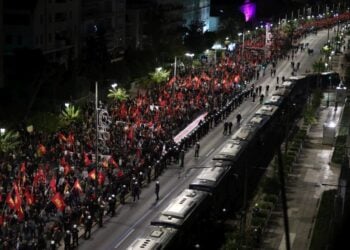 Γενική άποψη της πορείας για την 52η επέτειο του Πολυτεχνείου, Δευτέρα 17 Νοεμβρίου 2025  (φωτ.: Γιάννης Παναγόπουλος/ EUROKINISSI)