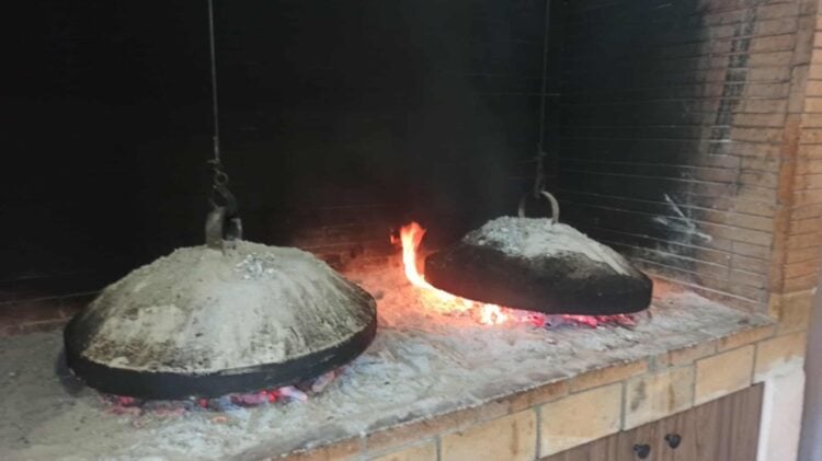 Τα... εργαλεία ήρθαν μεταχειρισμένα αλλά και δοκισμένα από την Αλβανία (φωτ.: Αγγέλα Φωτοπούλου/ΑΠΕ-ΜΠΕ)