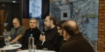 Ο μητροπολίτης Φιλόθεος μιλά για τον Χρυσόστομο Σταμούλη στη διάρκεια του αφιερώματος (φωτ.: Φεστιβάλ Κινηματογράφου Θεσσαλονίκης)