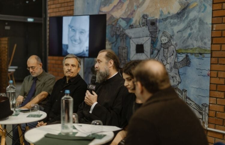 Ο μητροπολίτης Φιλόθεος μιλά για τον Χρυσόστομο Σταμούλη στη διάρκεια του αφιερώματος (φωτ.: Φεστιβάλ Κινηματογράφου Θεσσαλονίκης)