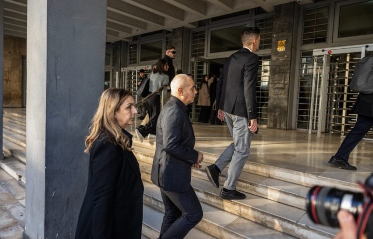 Οι γονείς του Άλκη Καμπανού προσήλθαν το πρωί στο δικαστήριο (φωτ.: ΜΟΤΙΟΝΤΕΑΜ/Βασίλης Βερβερίδης)