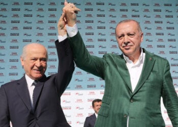 Αντιμέτωπο με νέα διλήμματα το κυβερνητικό δίδυμο Μπαχτσελί-Ερντογάν (φωτ. αρχείου: EPA / Γραφείο Τύπου Τουρκικής Προεδρίας)