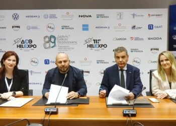 Στιγμιότυπο από την υπογραφή του μνημονίου συνεργασίας (φωτ.: ΔΕΘ-Helexpo)
