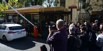 Δημοσιογράφοι και κάμερες στα δικαστήρια της πρώην Σχολής Ευελπίδων (φωτ.: EUROKINISSI / Κώστας Τζούμας)