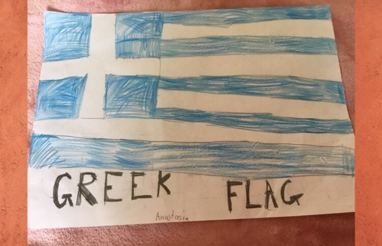 Ζωγραφιά της ελληνικής σημαίας από μικρή ομογενή της Αυστραλίας (φωτ.: facebook/Modern Greek Teachers' Association of Victoria)