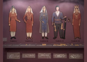 Άποψη της έκθεσης της αφιερωμένης στον Β. Σαρηγιαννίδη